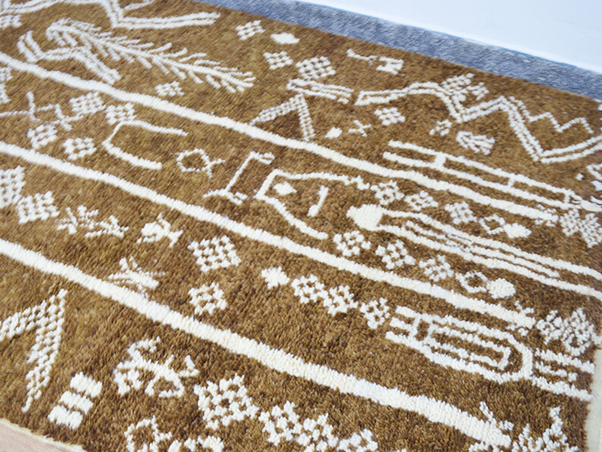 Moroccan berber carpet 282x180cm