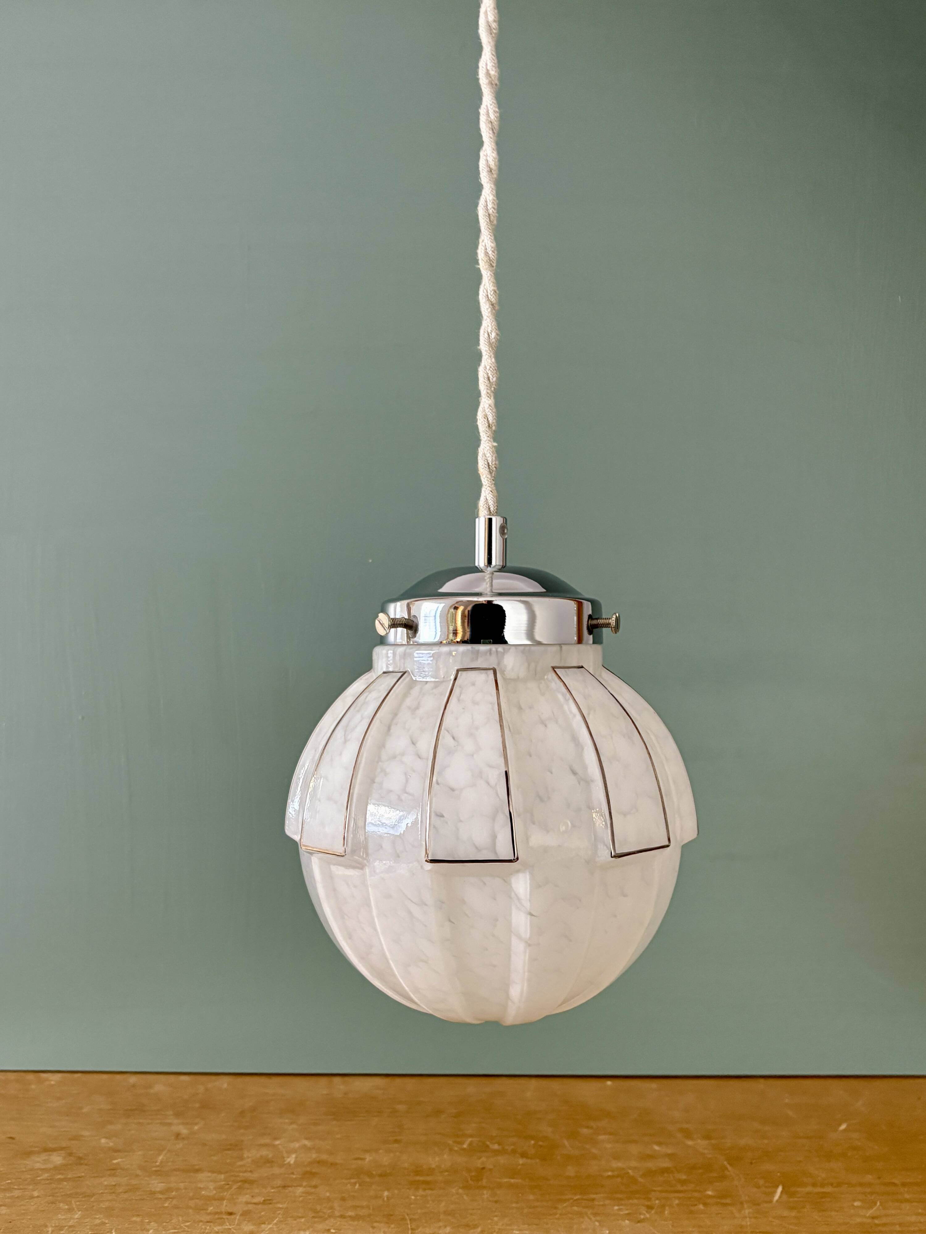 Vintage art deco globe pendant light in white and silver Clichy glass