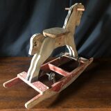 Cheval à bascule avec roulettes