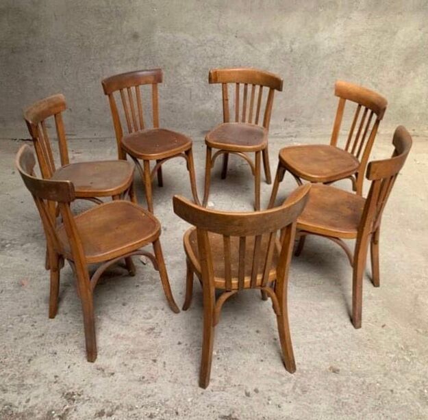 Series lot of 7 old bistro chairs in vintage curved wood