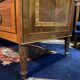 Grande commode Louis XVI 3 tiroirs décor marqueté scène Antique fin XVIIIe