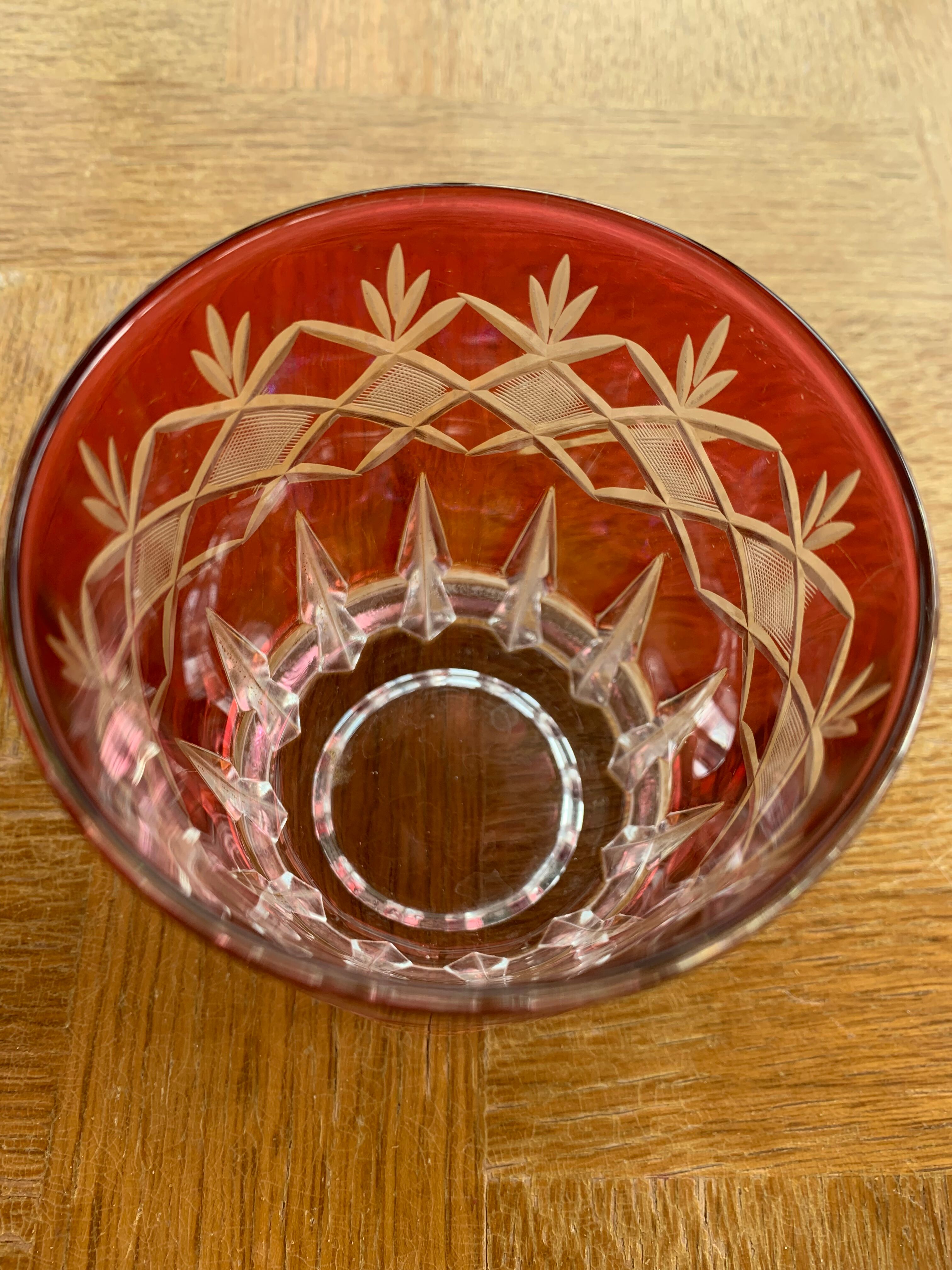 7 aperitif glasses in red and transparent glass chiseled vintage