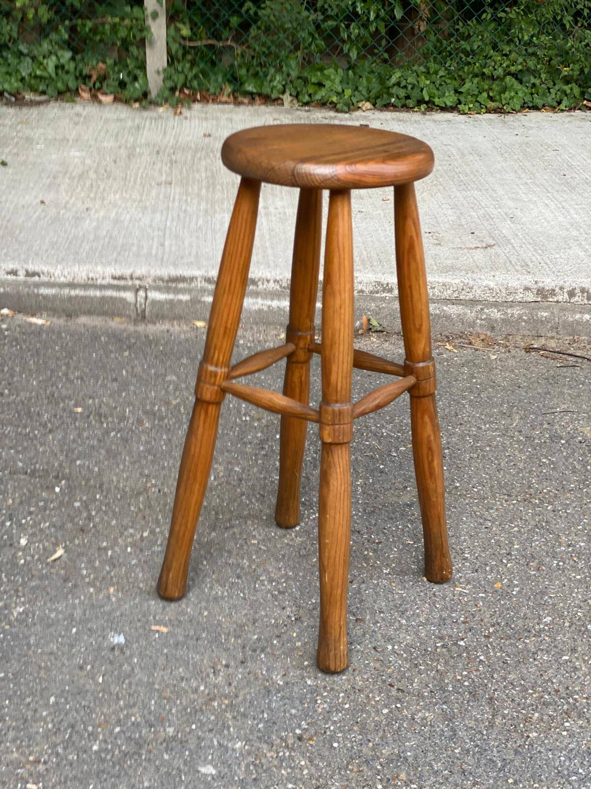Tabouret haut de bar scandinave vintage en chêne 1960 de 65cm