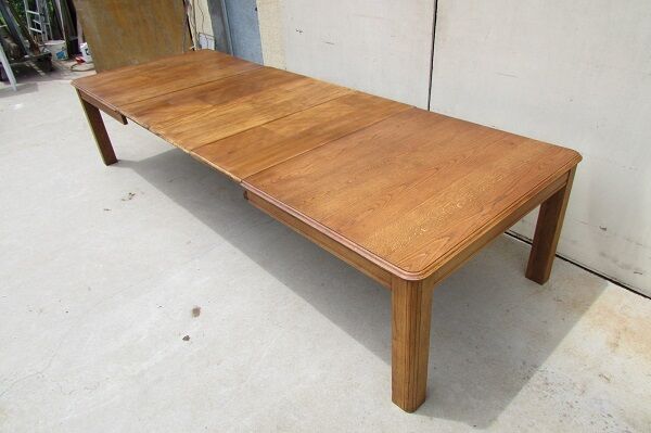 Dining table of 2 meters to 3.4 meters oak