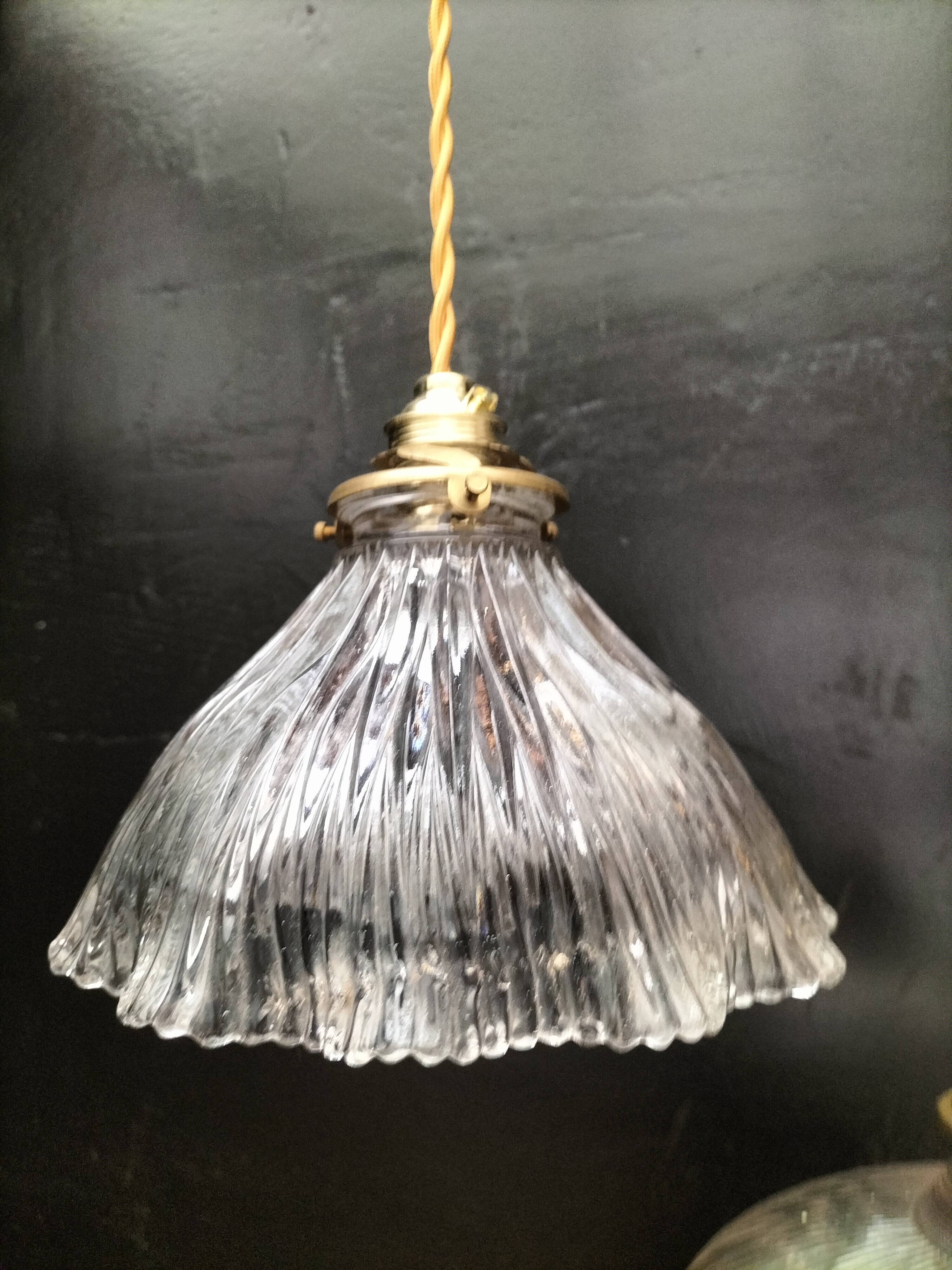 3 holophane suspensions