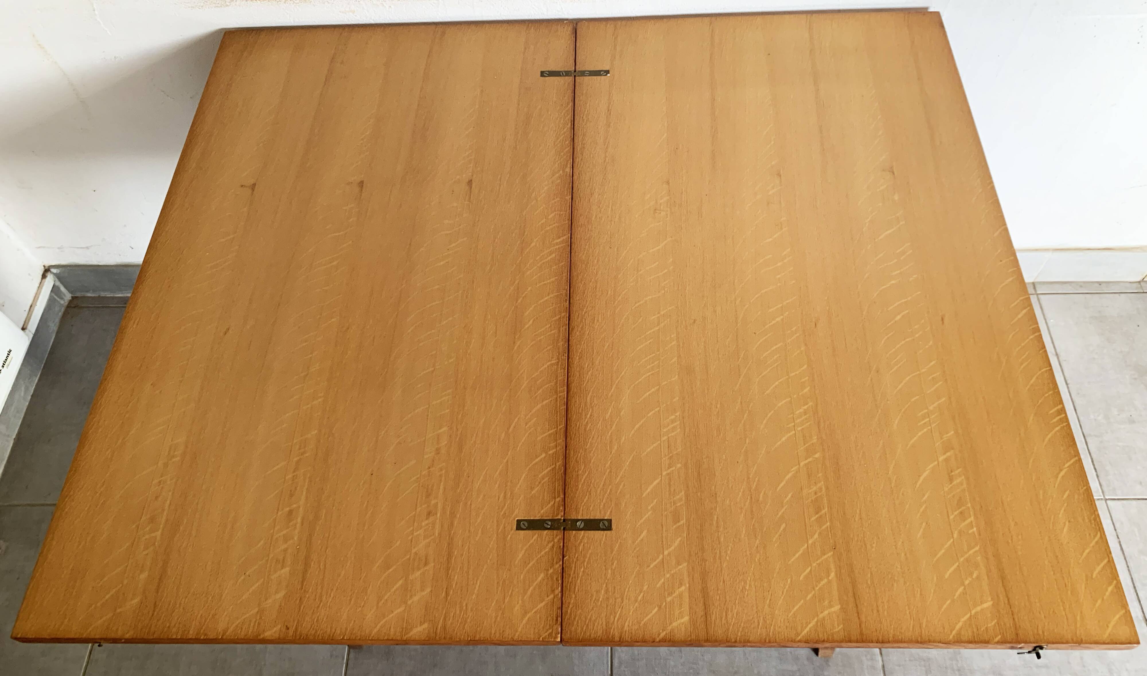 Table portefeuille vintage des années 60 en bois