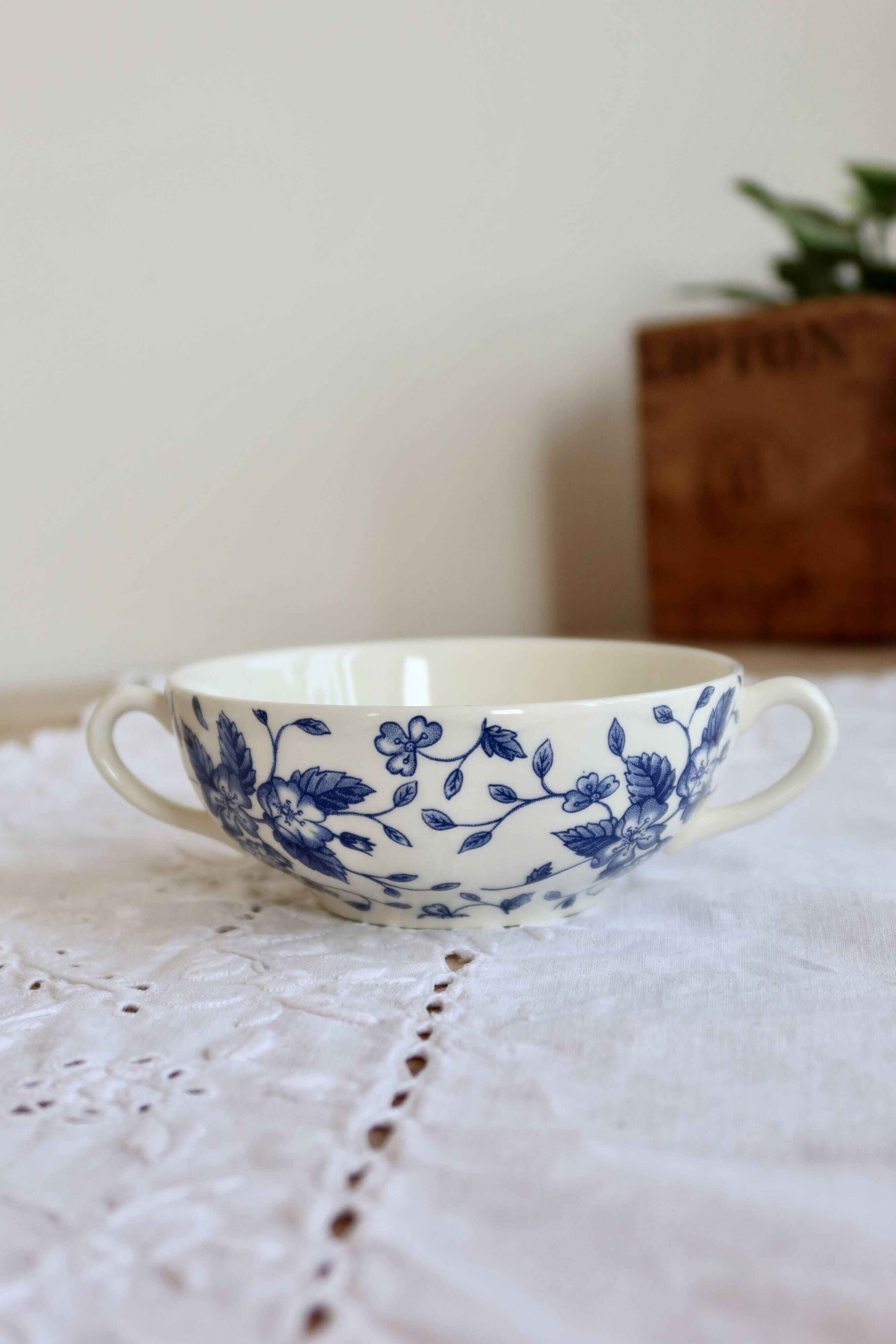 Vintage cup with double handles – Royal Tudor “Bouquet” blue
