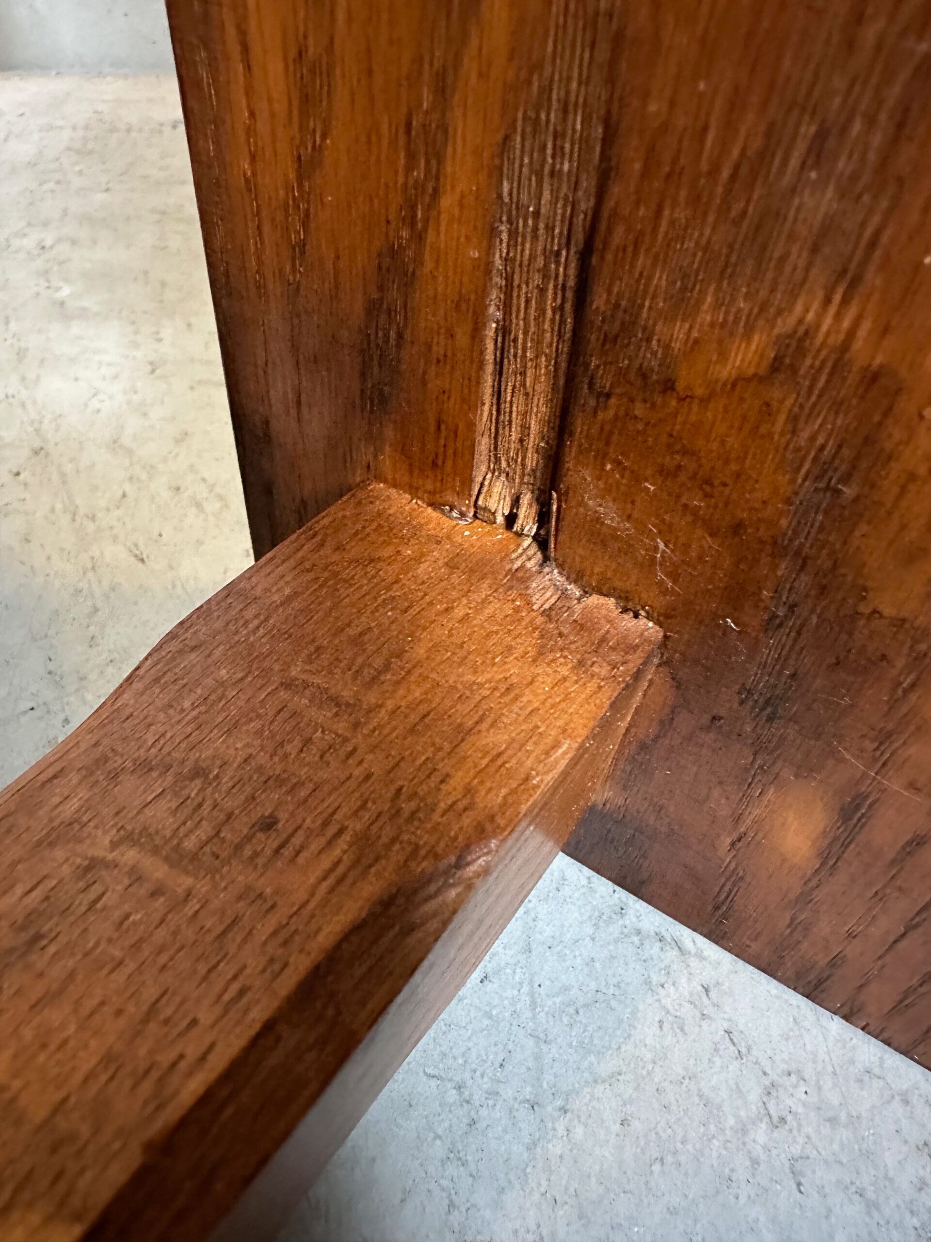 3x brutalist nesting tables – oak
