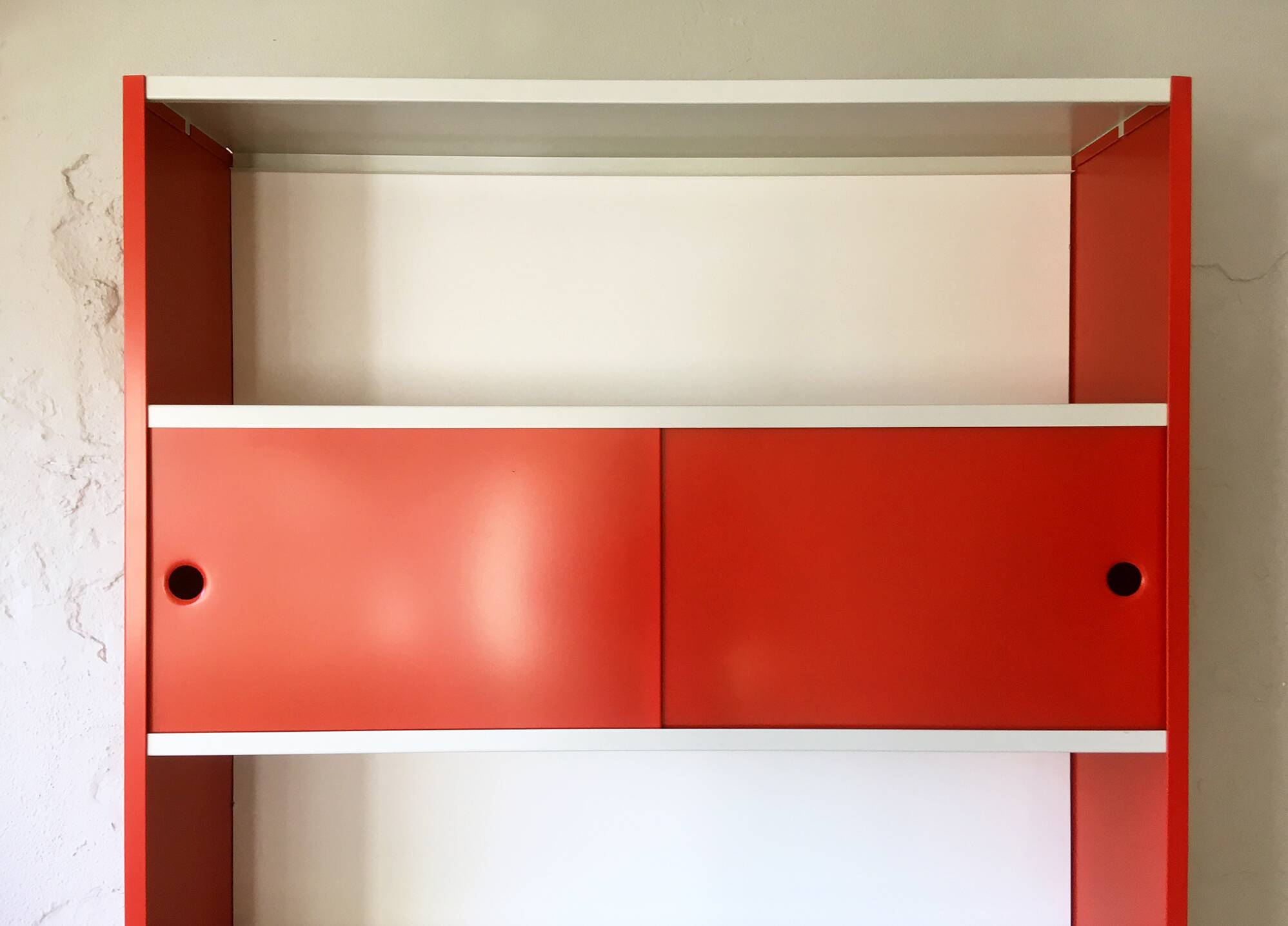 Metal modular storage system with compartments