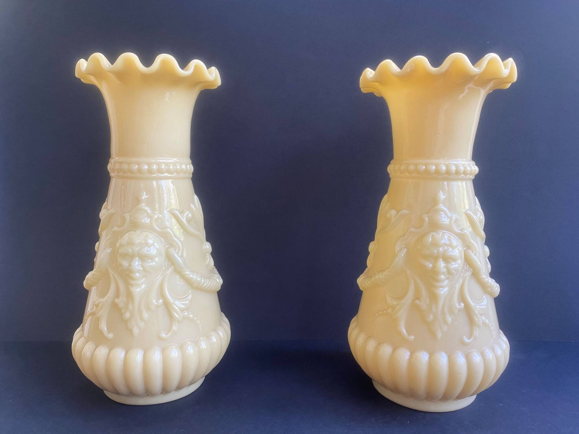 Pair of vintage Vierzon beige opaline vases