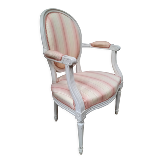 Fauteuil medaillon style Louis XVI