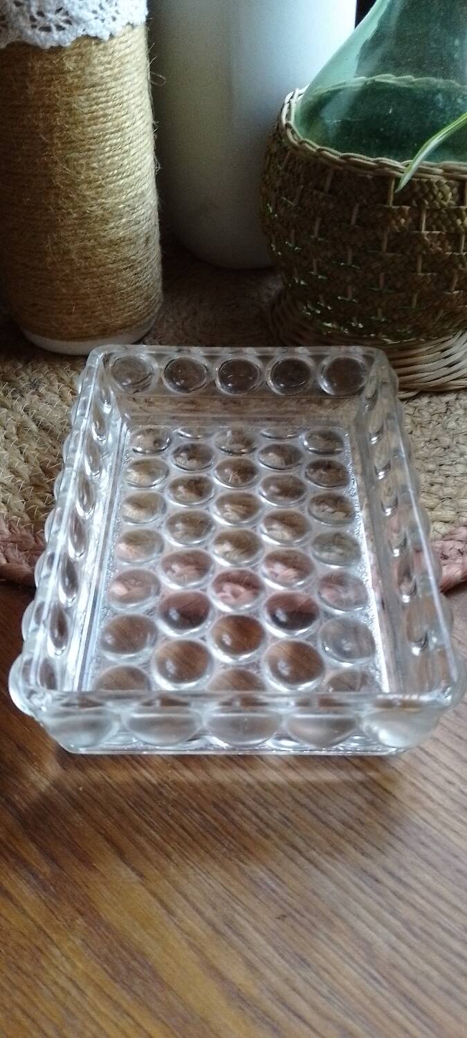 Glass pocket emptier