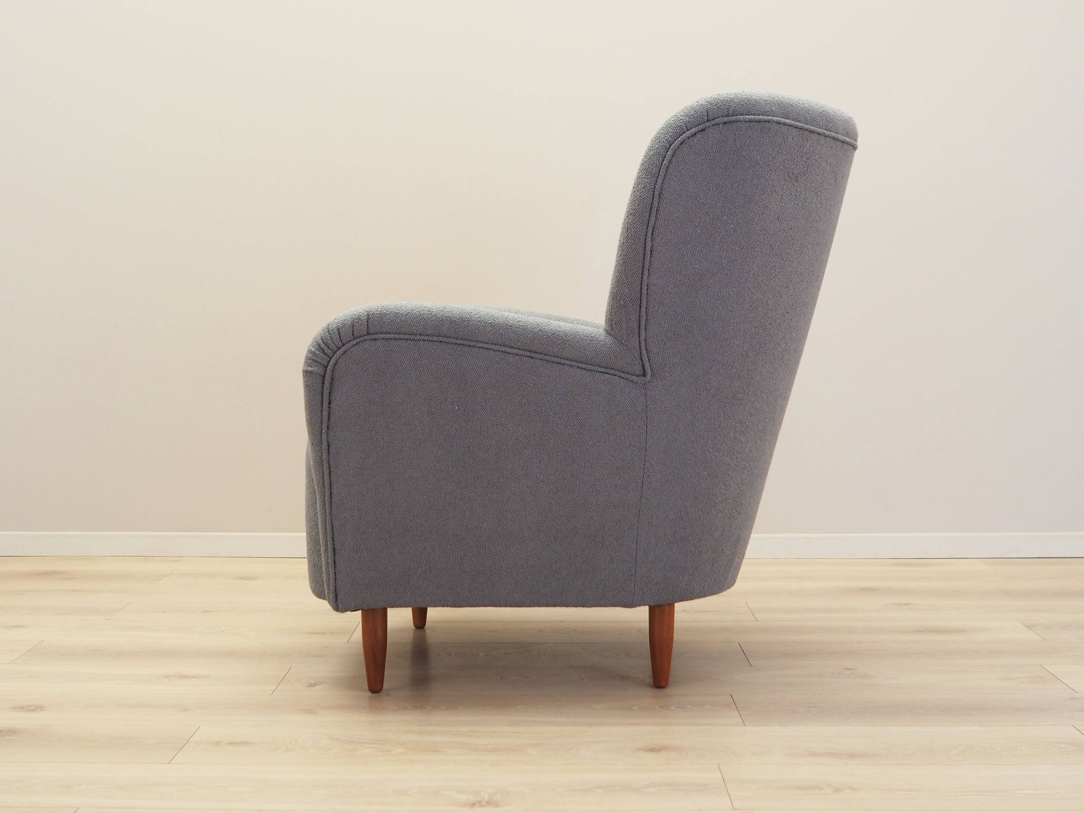 Fauteuil gris, design scandinave, production : Danemark