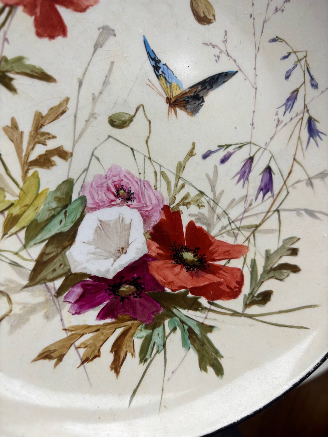 Set of 7 assorted plates