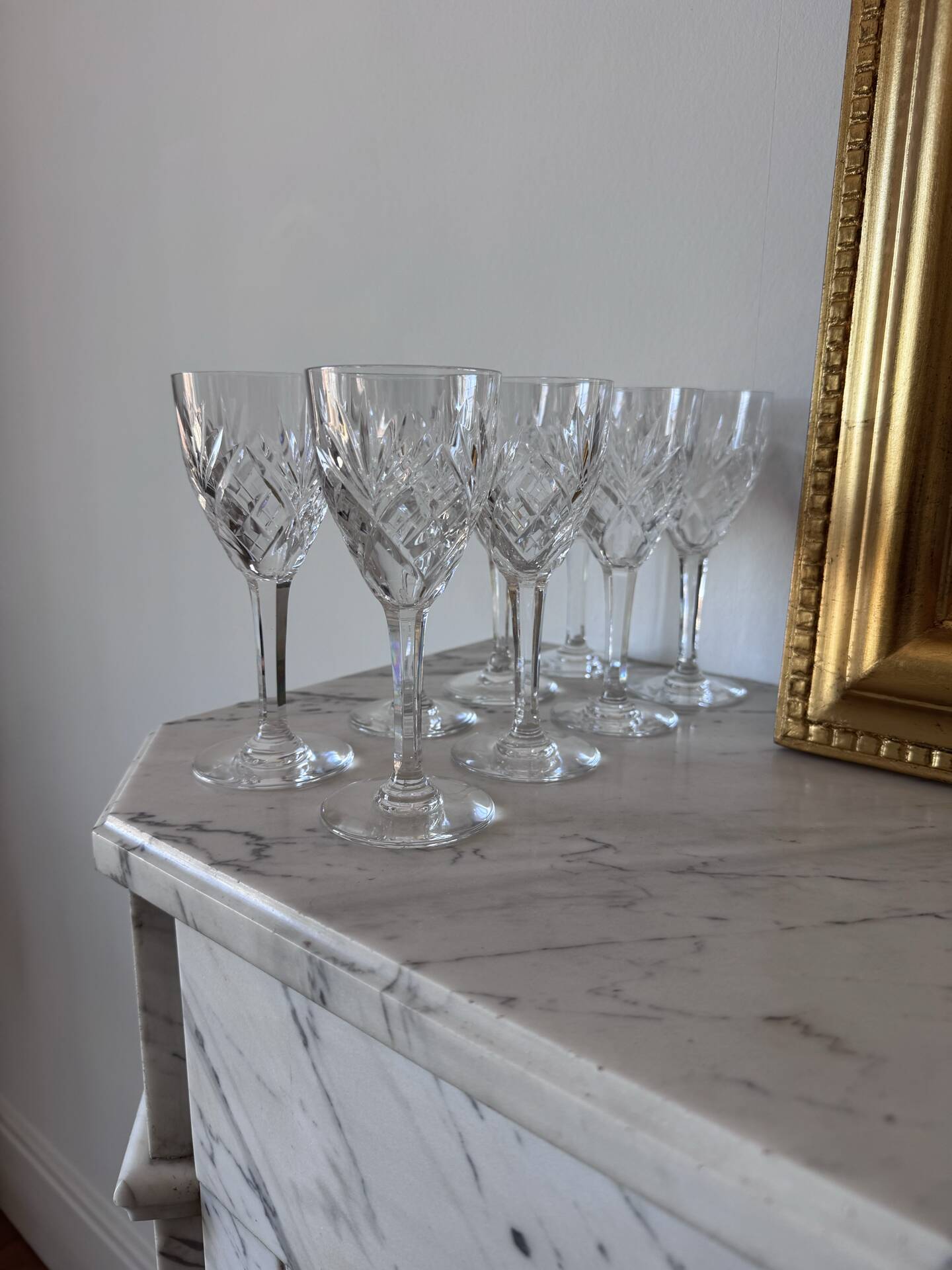 Service de 22 verres en cristal Saint-Louis modèle Chantilly