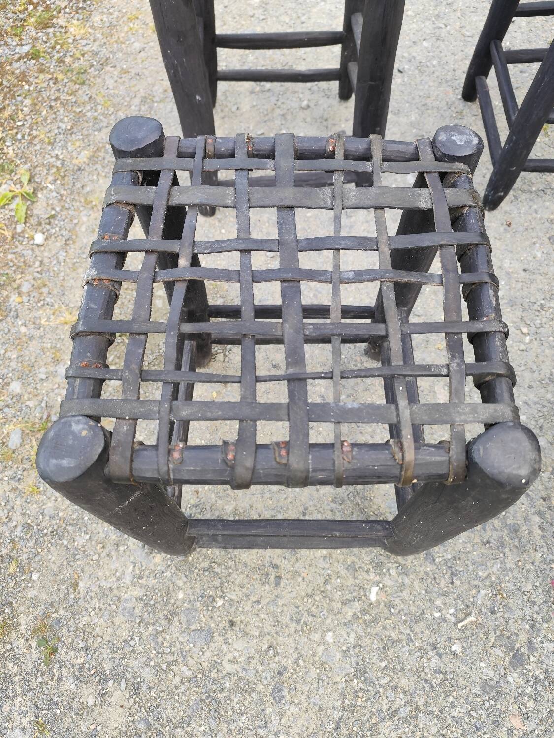 6 tabourets bois assise tressée de Cuir Nina Kaufmann