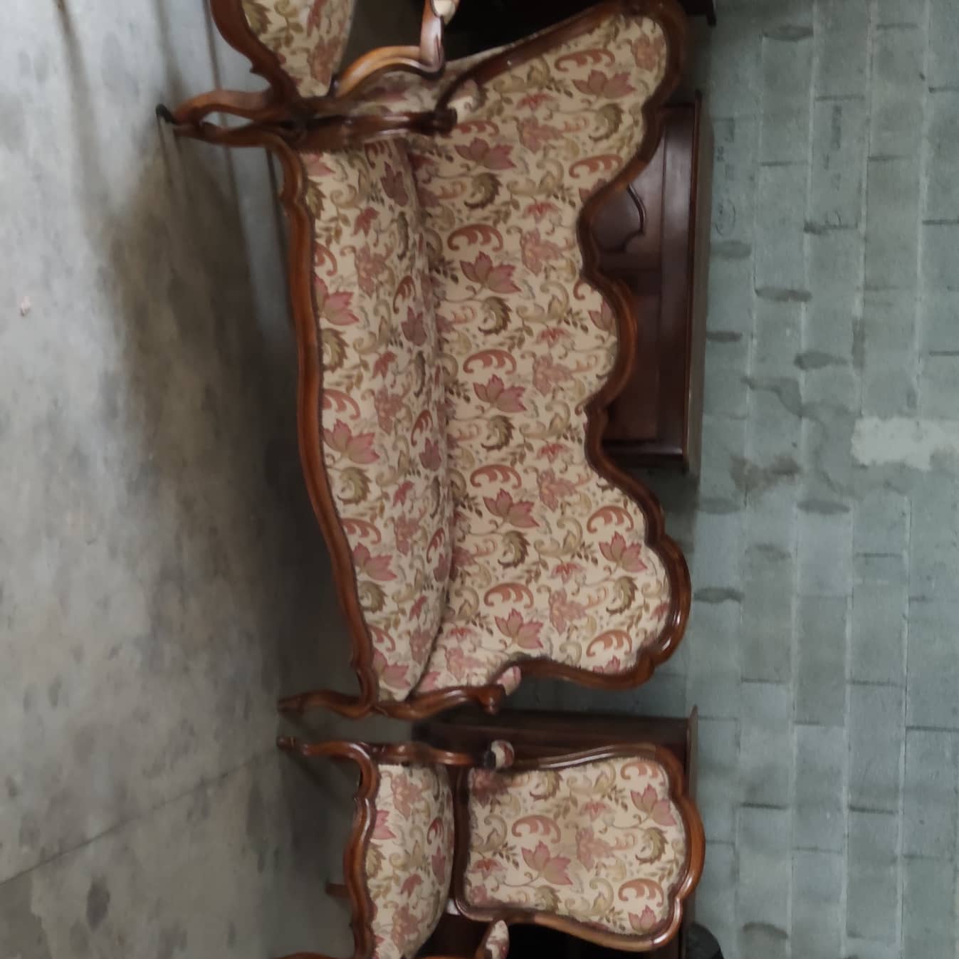 Salon 3 pièces en noyer composé  2 fauteuils et 1 canapé