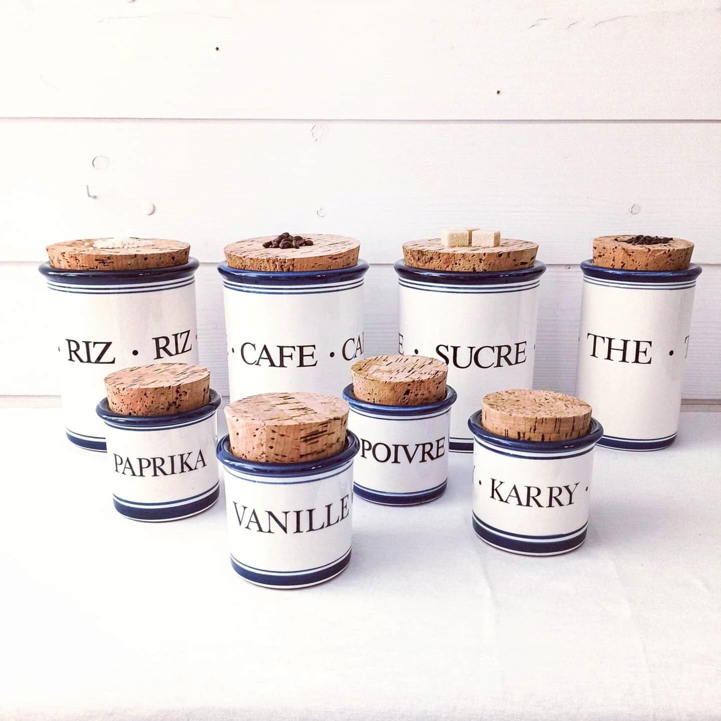 Spice pots