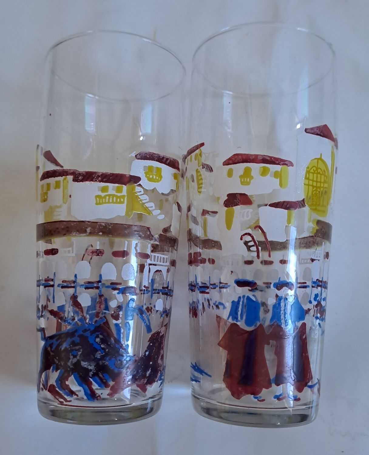 Set of 6 vintage glasses in their basket