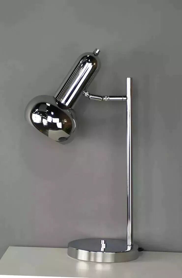 Lampe articulée en métal chromé années 60