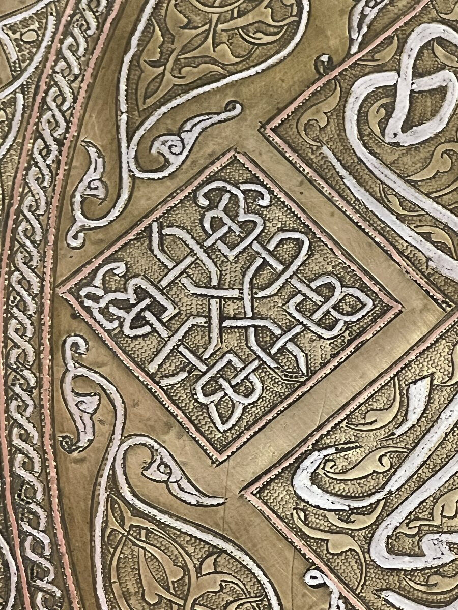 High-quality Eastern ceremonial plateau in copper and silver, 19th century, Iran Syria.