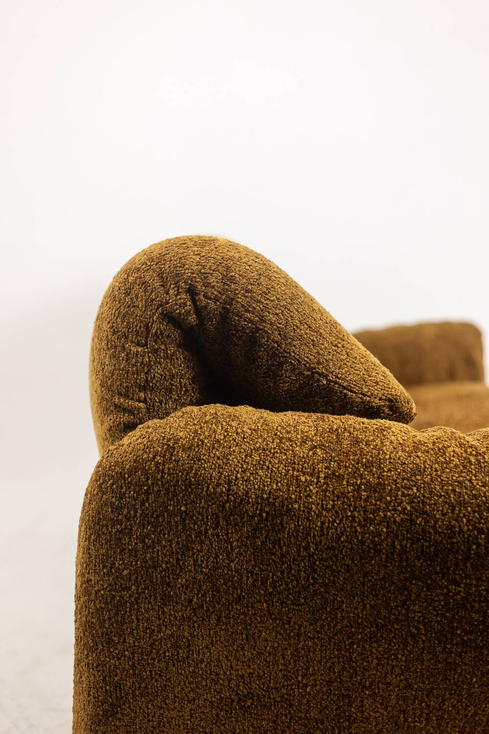 Vico Magistretti. 2-seater sofa, “Maralunga” model. 1970s.