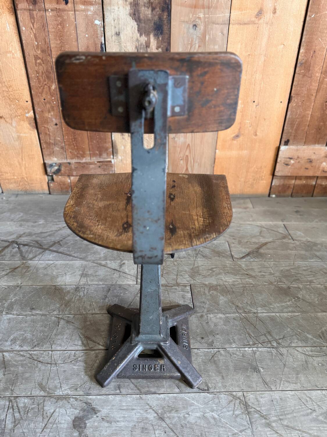 Chaise d’atelier Singer