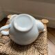 Round teapot in white earthenware, 1 liter
