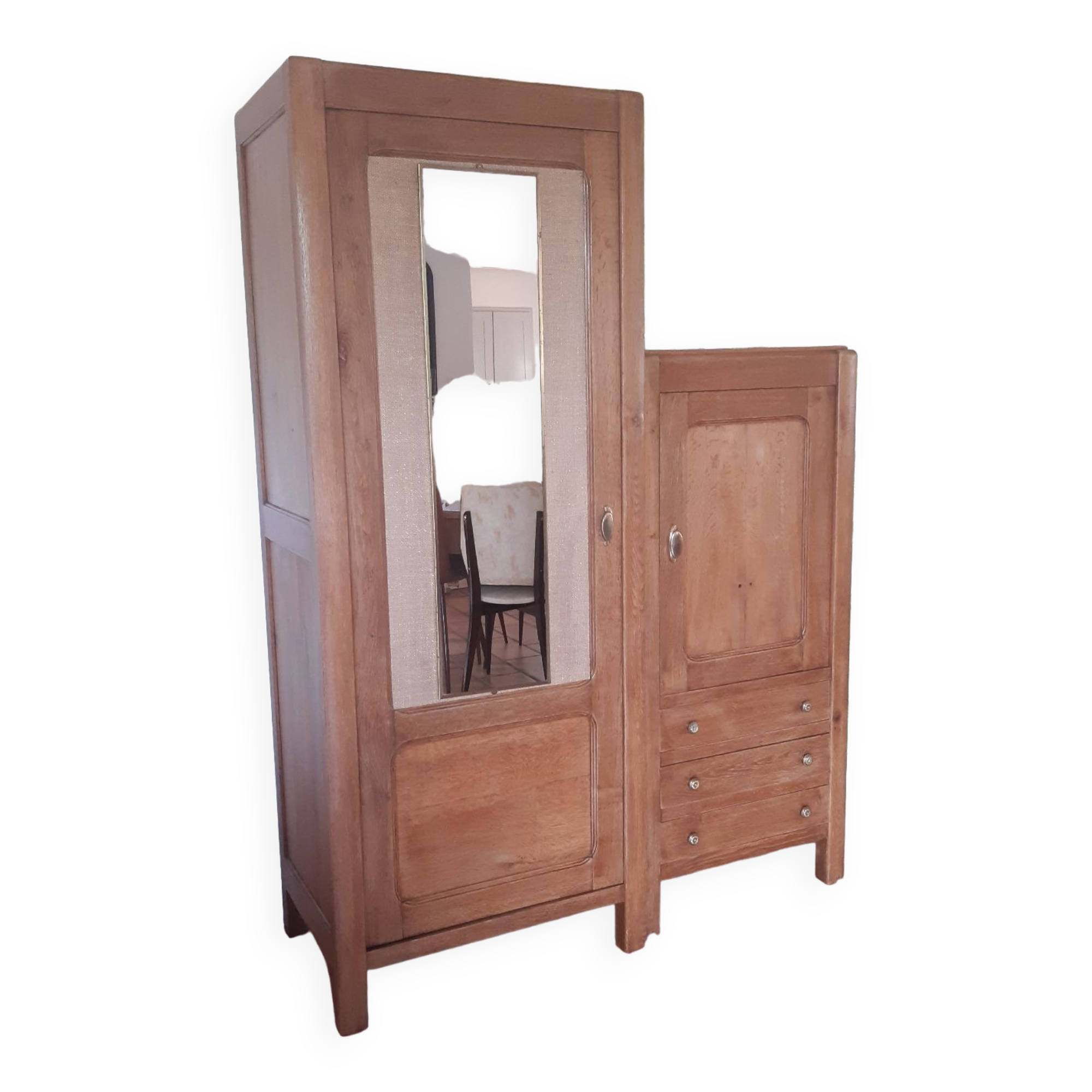 Asymmetrical wardrobe-chest of drawers