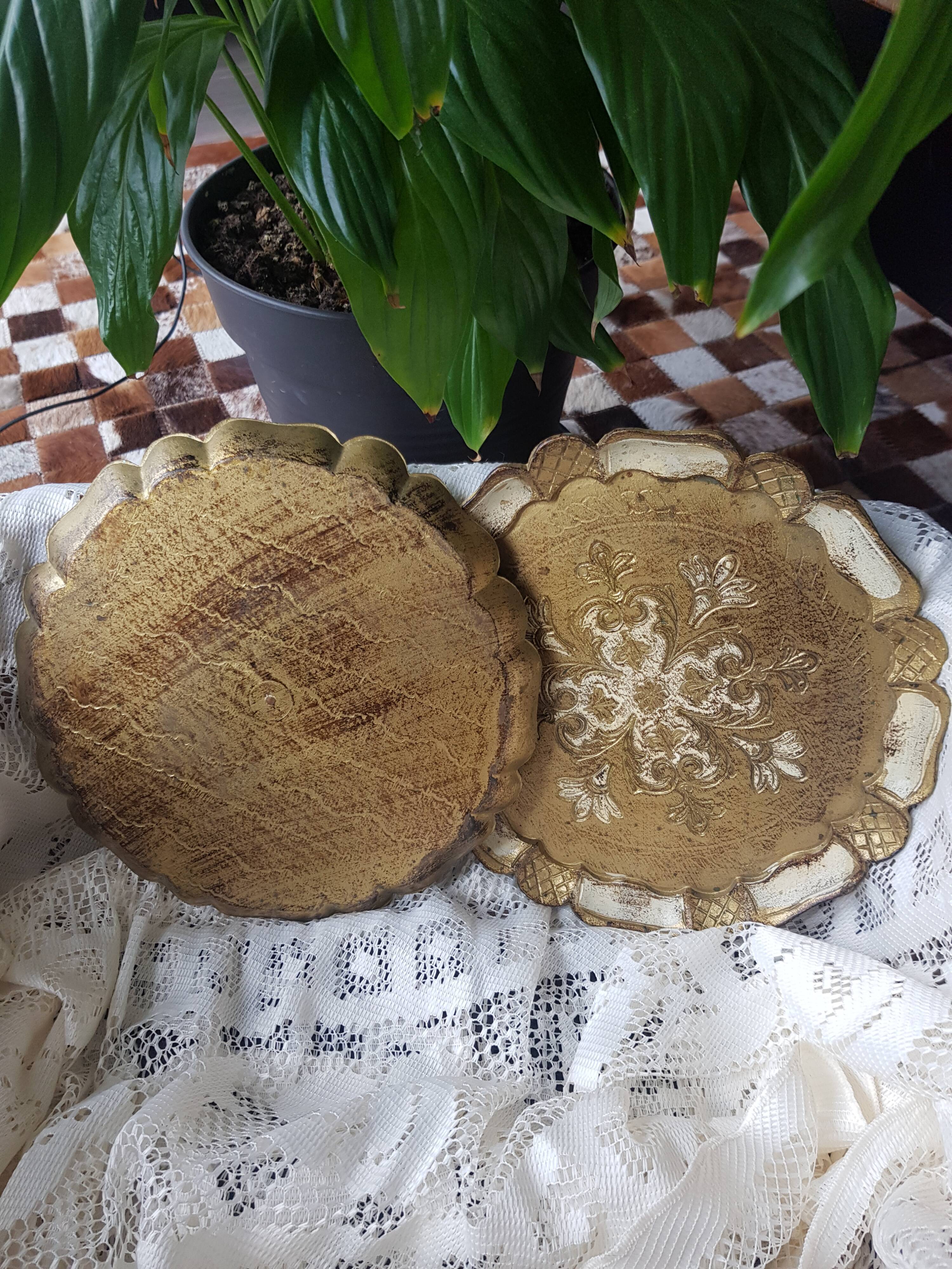 Duo de plateaux florentins en bois