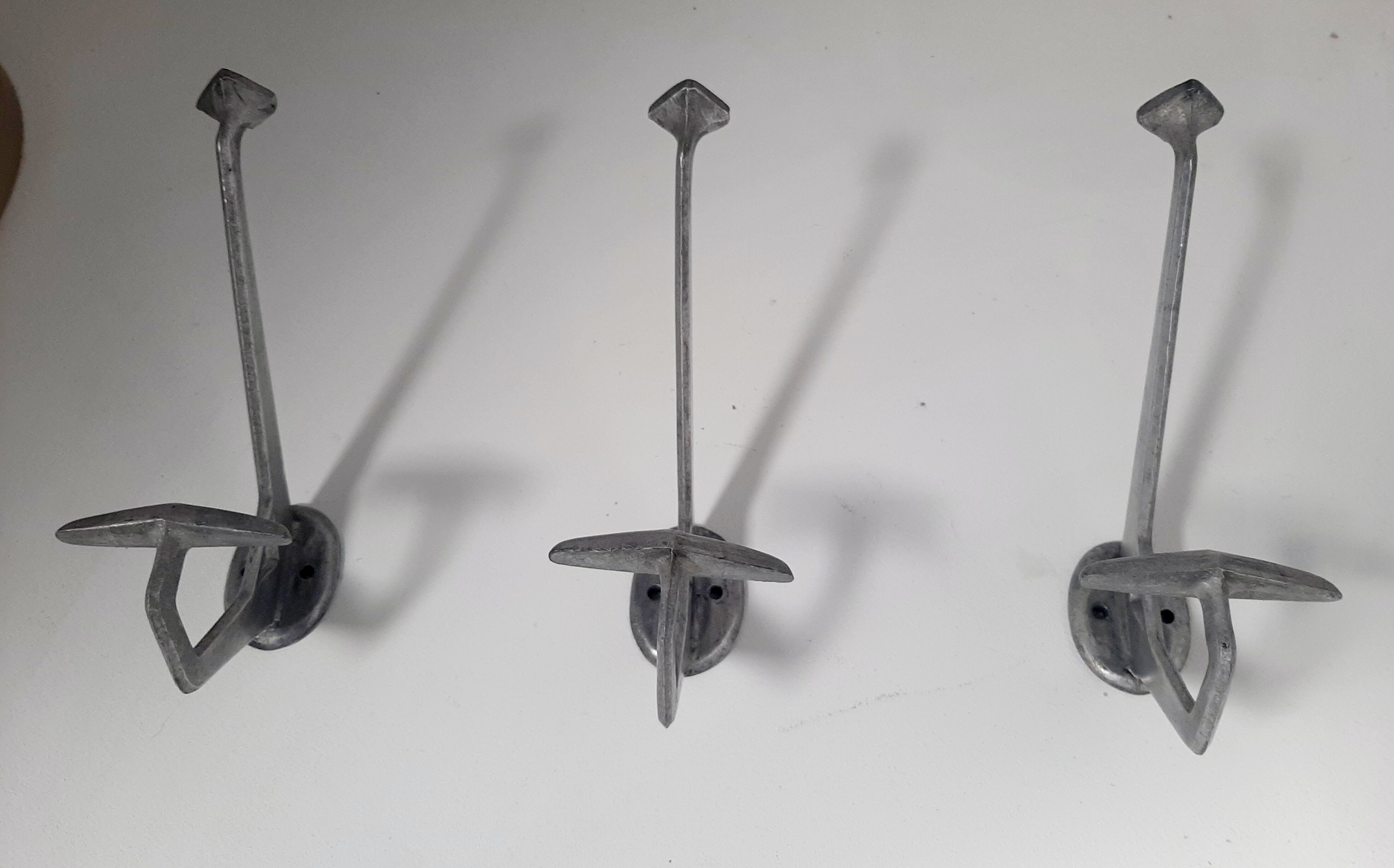 Series of 3 art deco hooks 30/40s