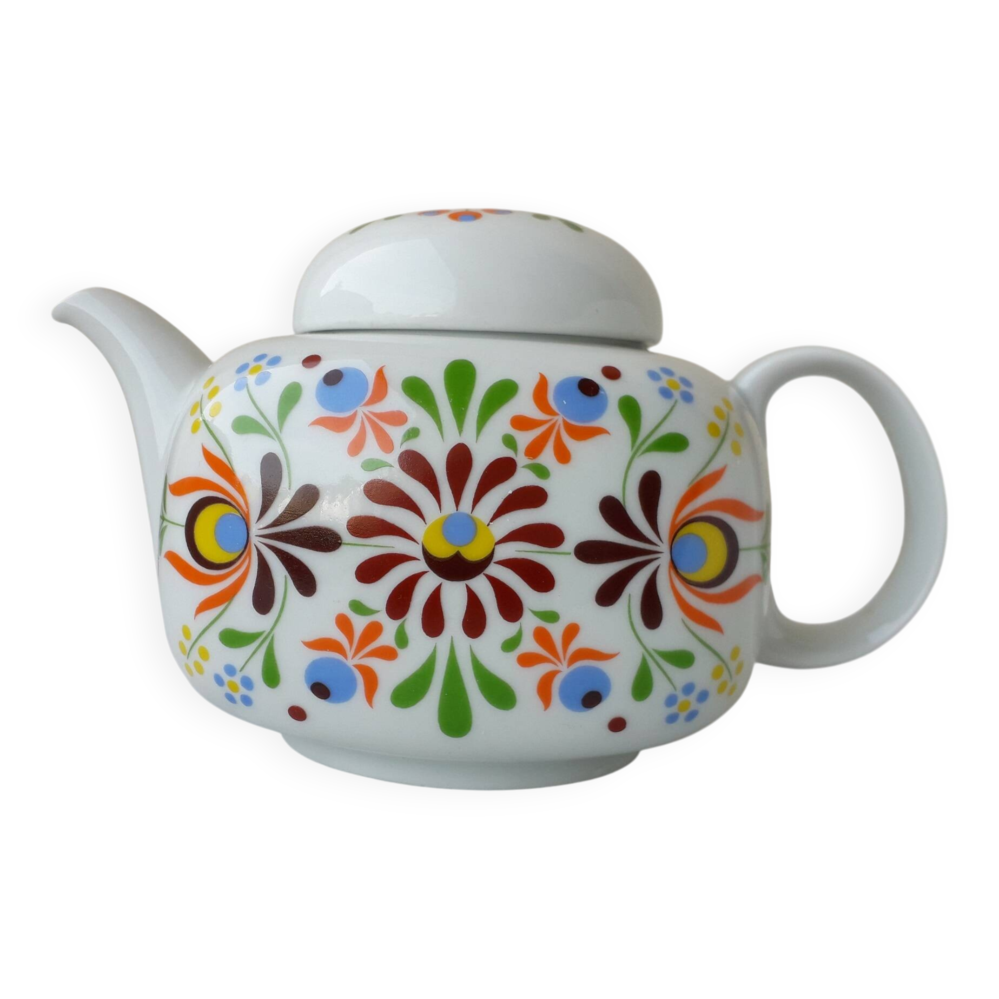 Porcelain teapot kettle