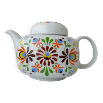 Porcelain teapot kettle
