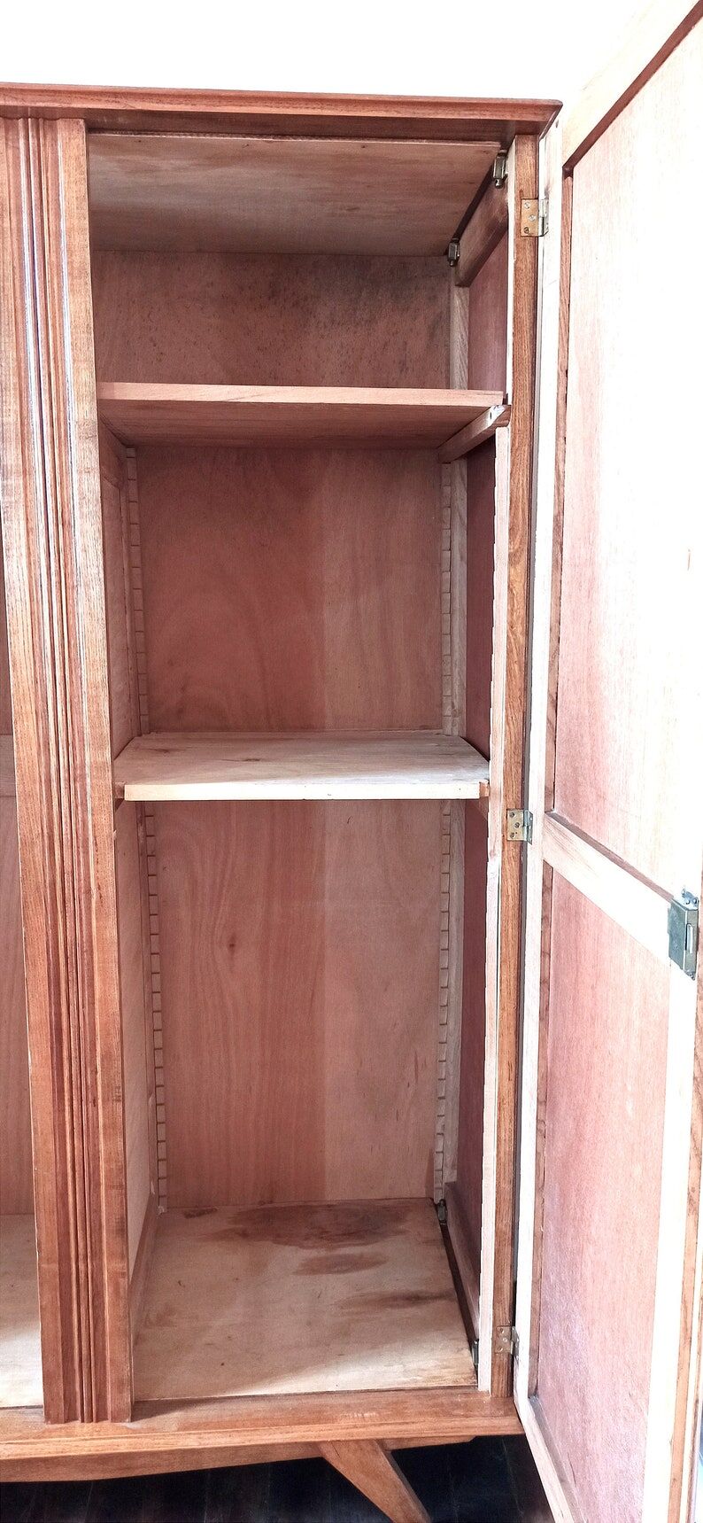 Parisian cabinet