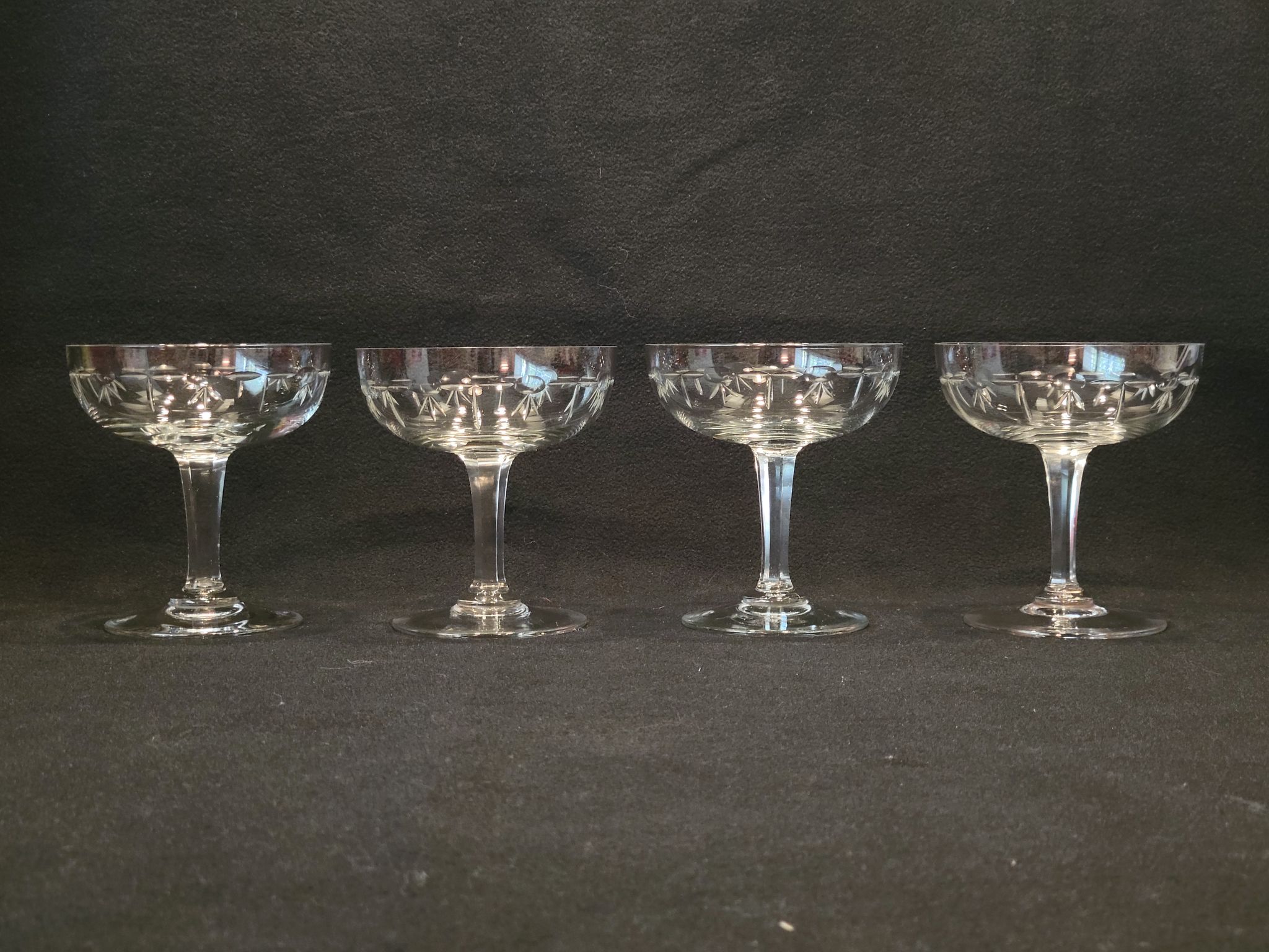 4 Antique Champagne Glasses In Engraved Crystalline