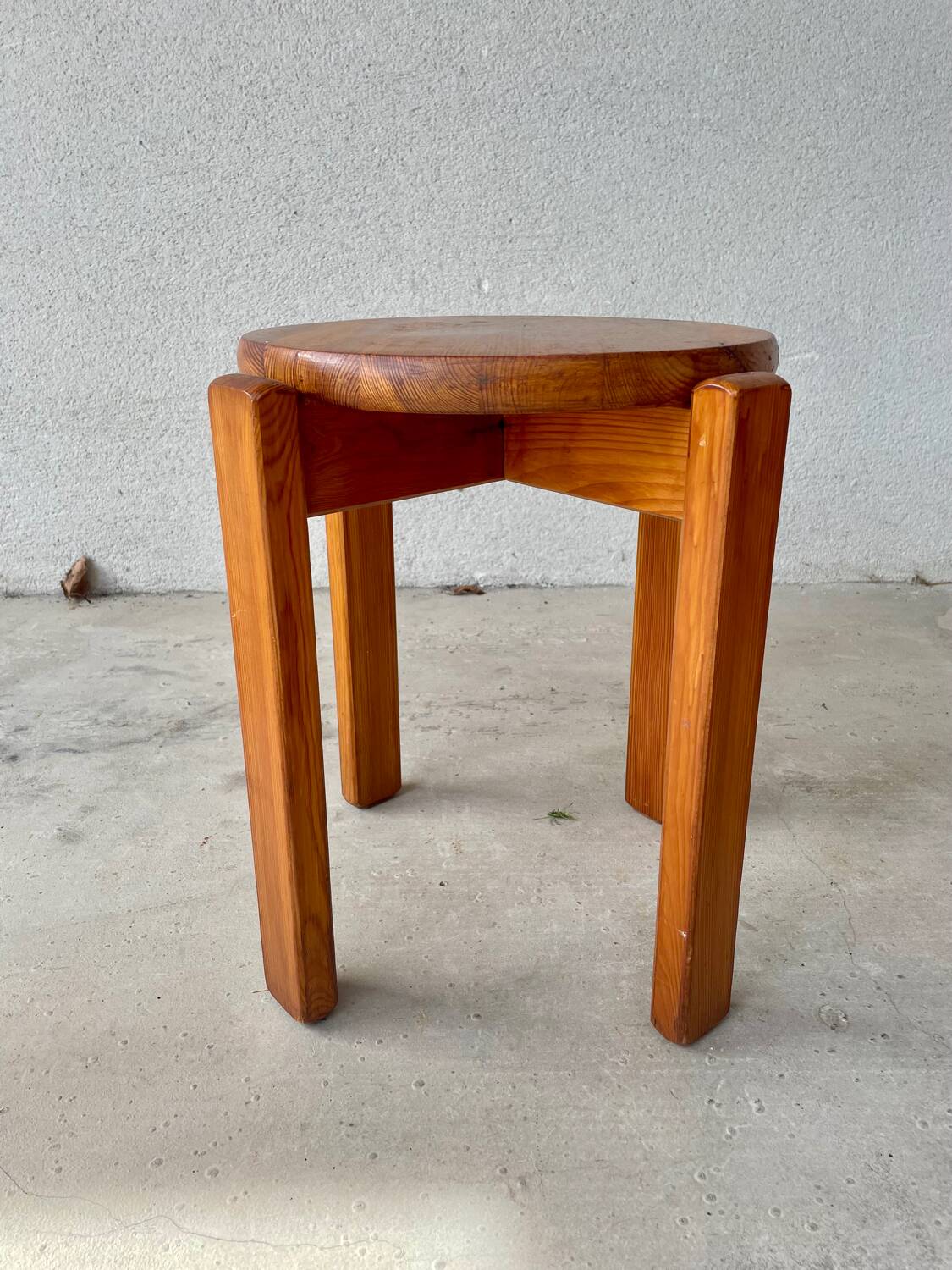 tabourets vintage en bois massif – design scandinave empilabl