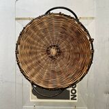 Plateau / corbeille en métal et rotin