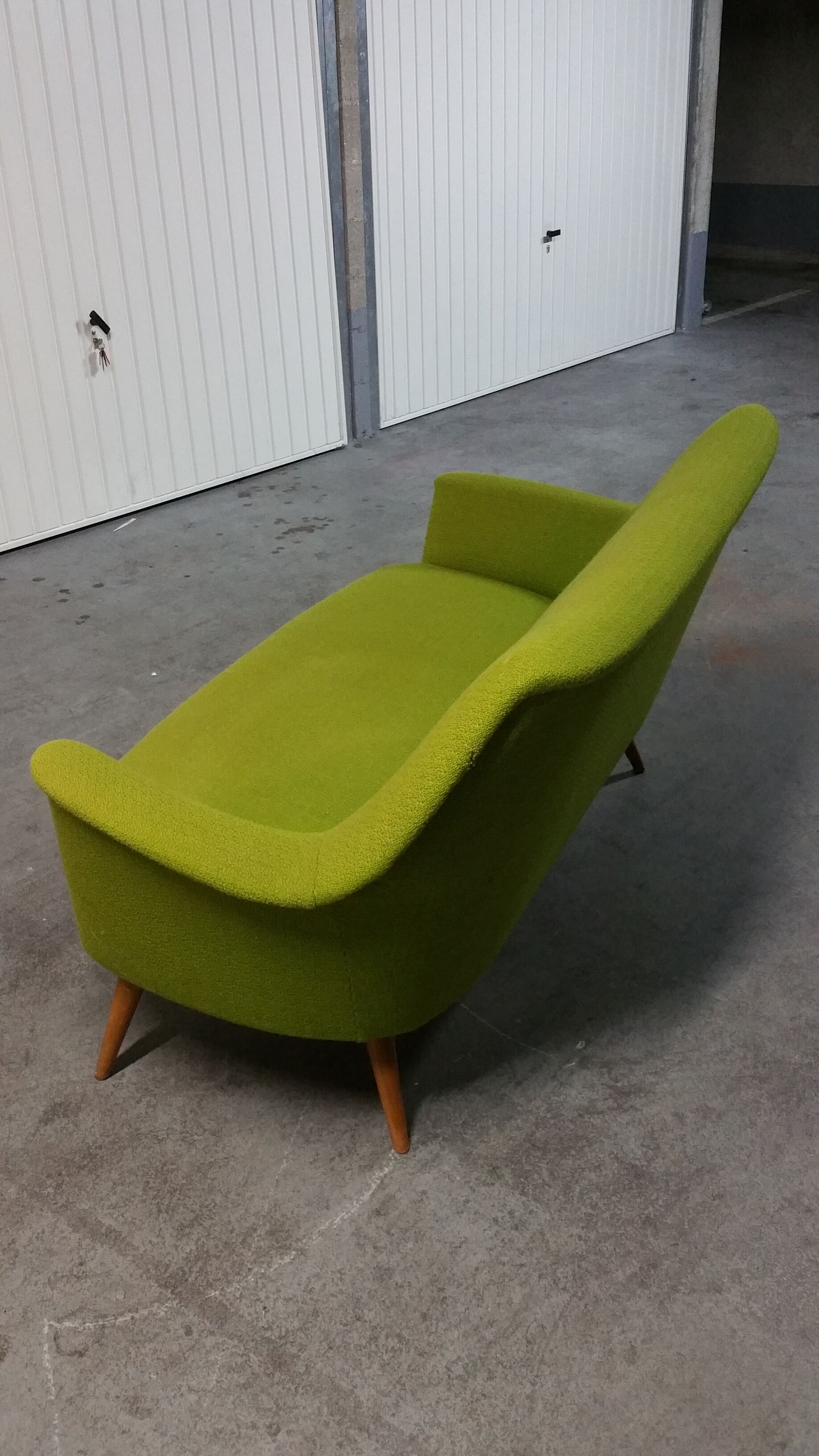 Canapé années 50, 60 vert anis