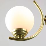 Lustre italien du milieu du siècle en laiton et opaline