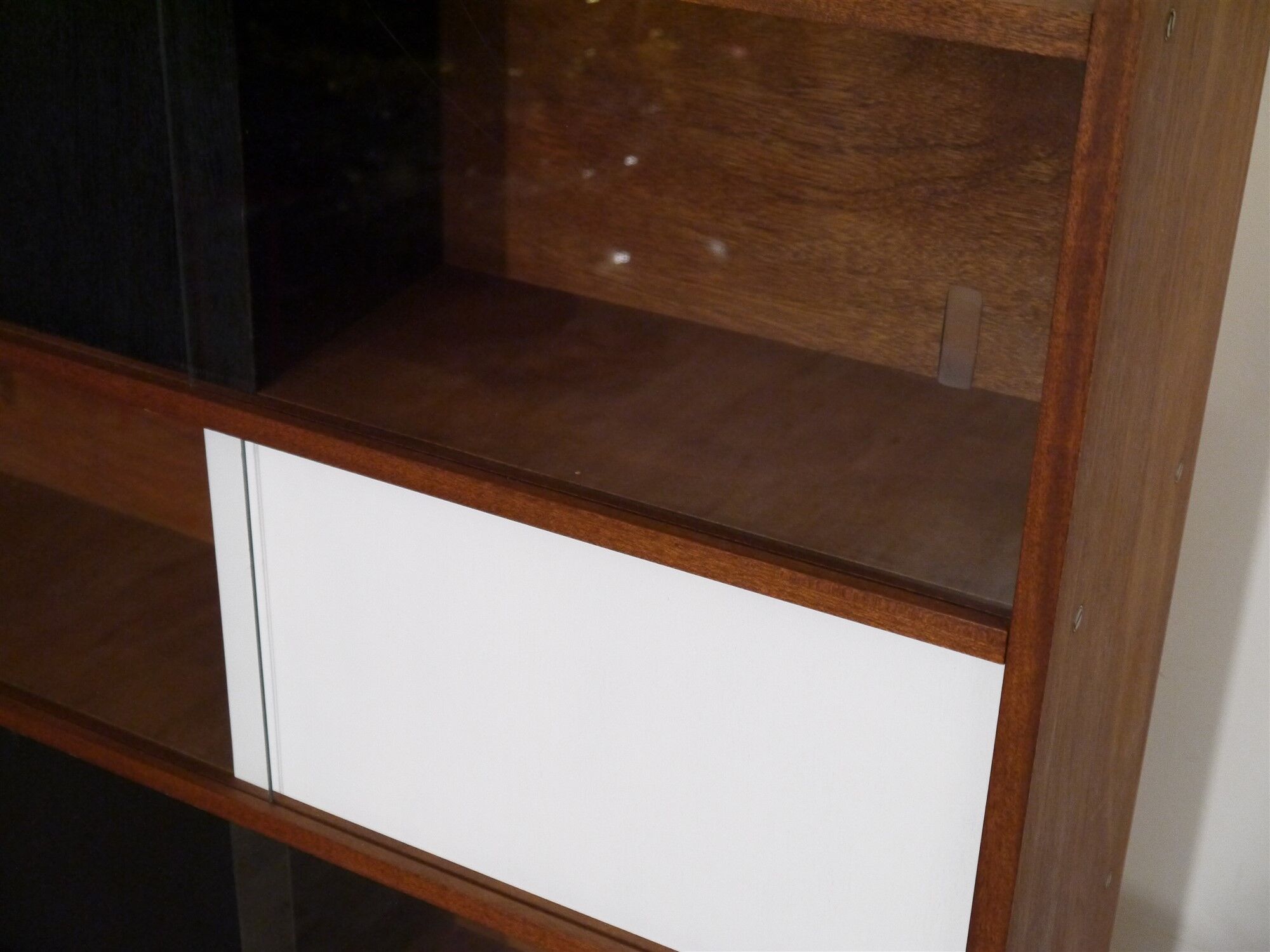 Showcase vintage teak shelf