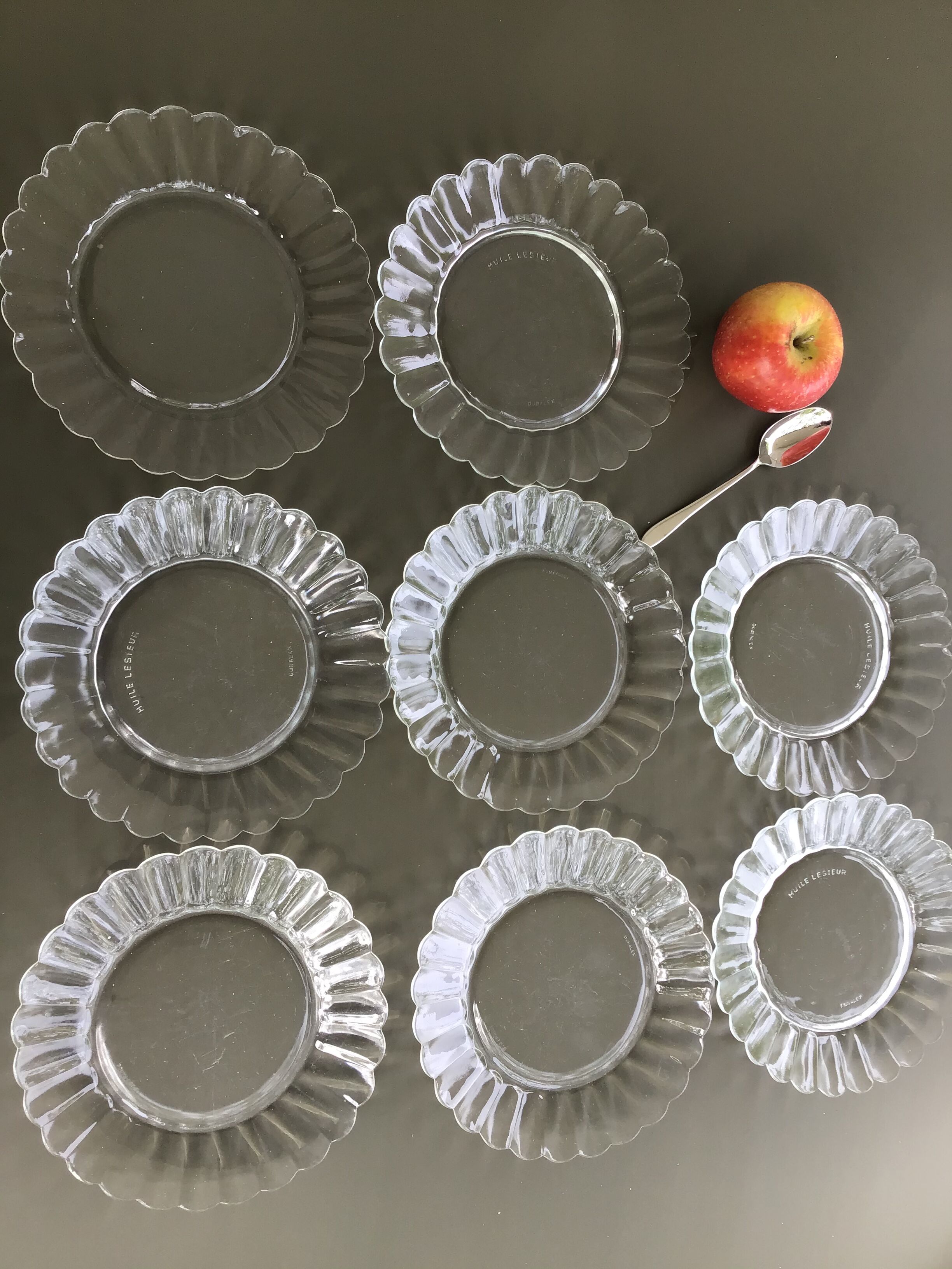 8 Marguerite Duralex glass dessert plates