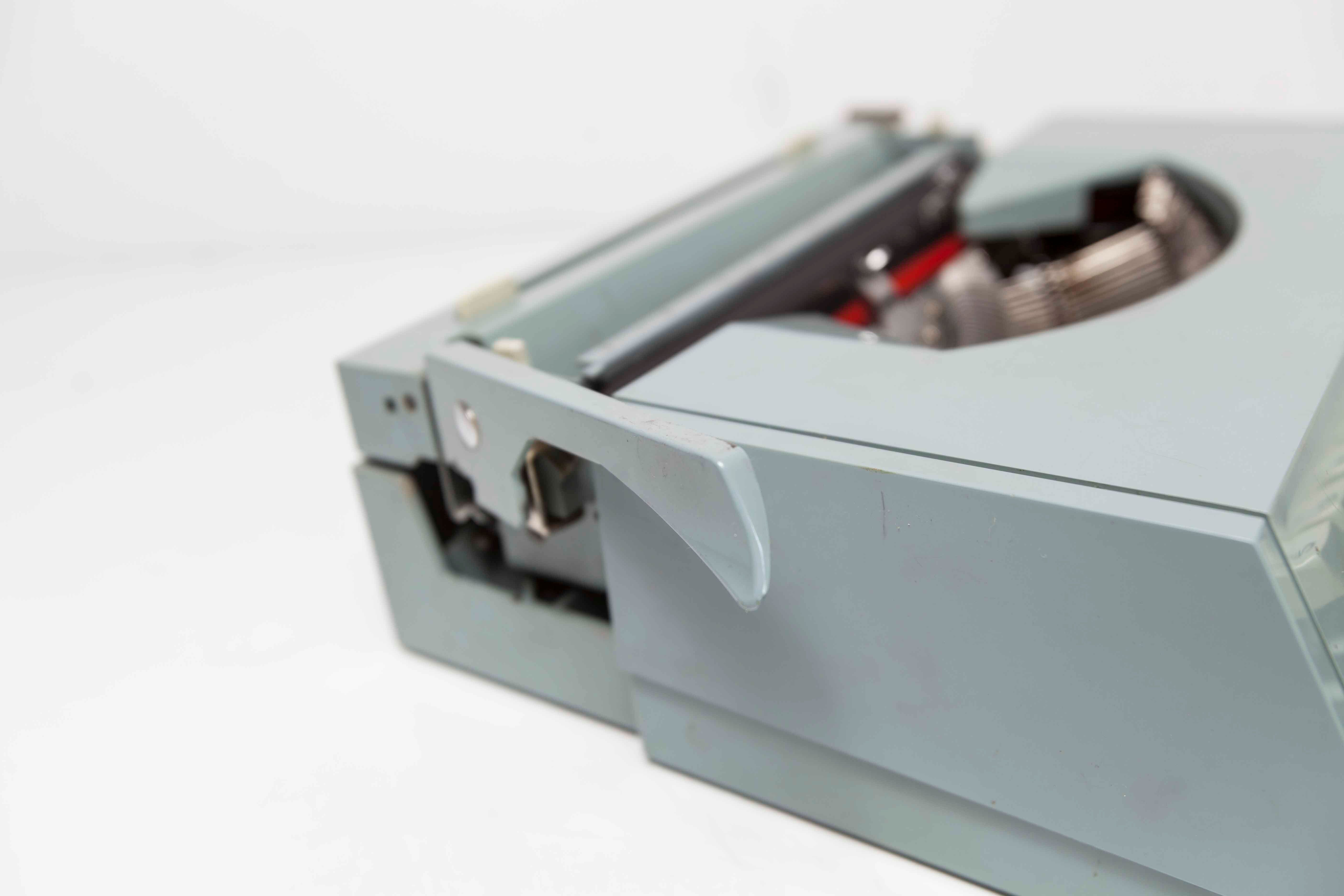 Revised Luxor 1980 typewriter