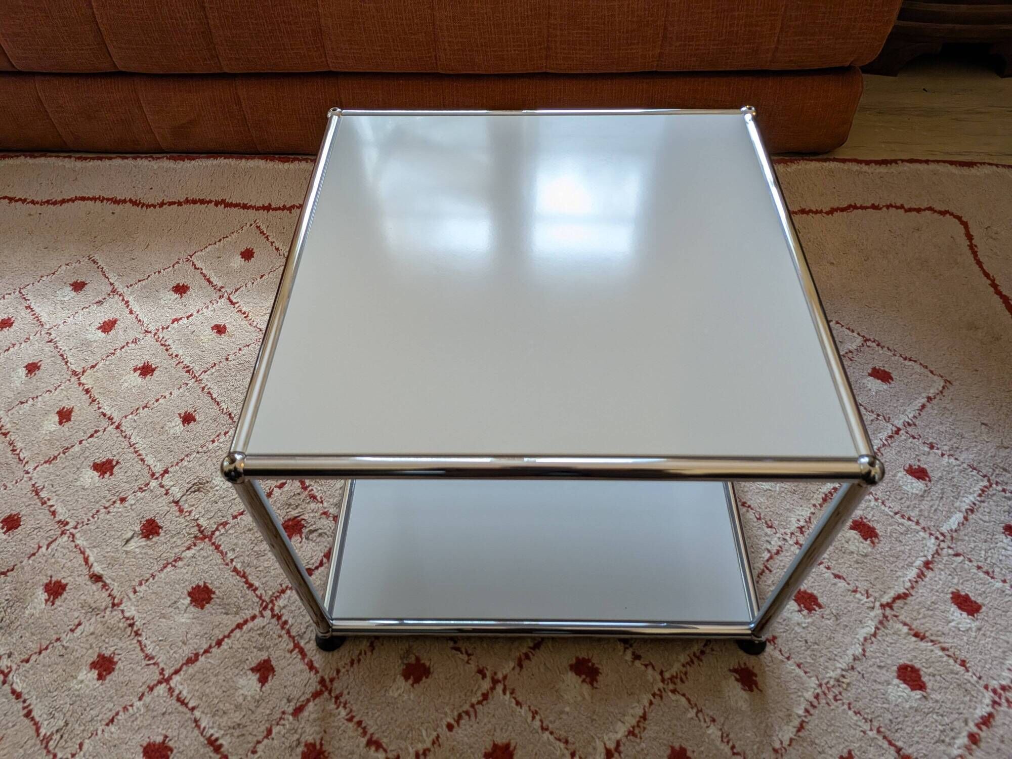 Table d'appoint USM