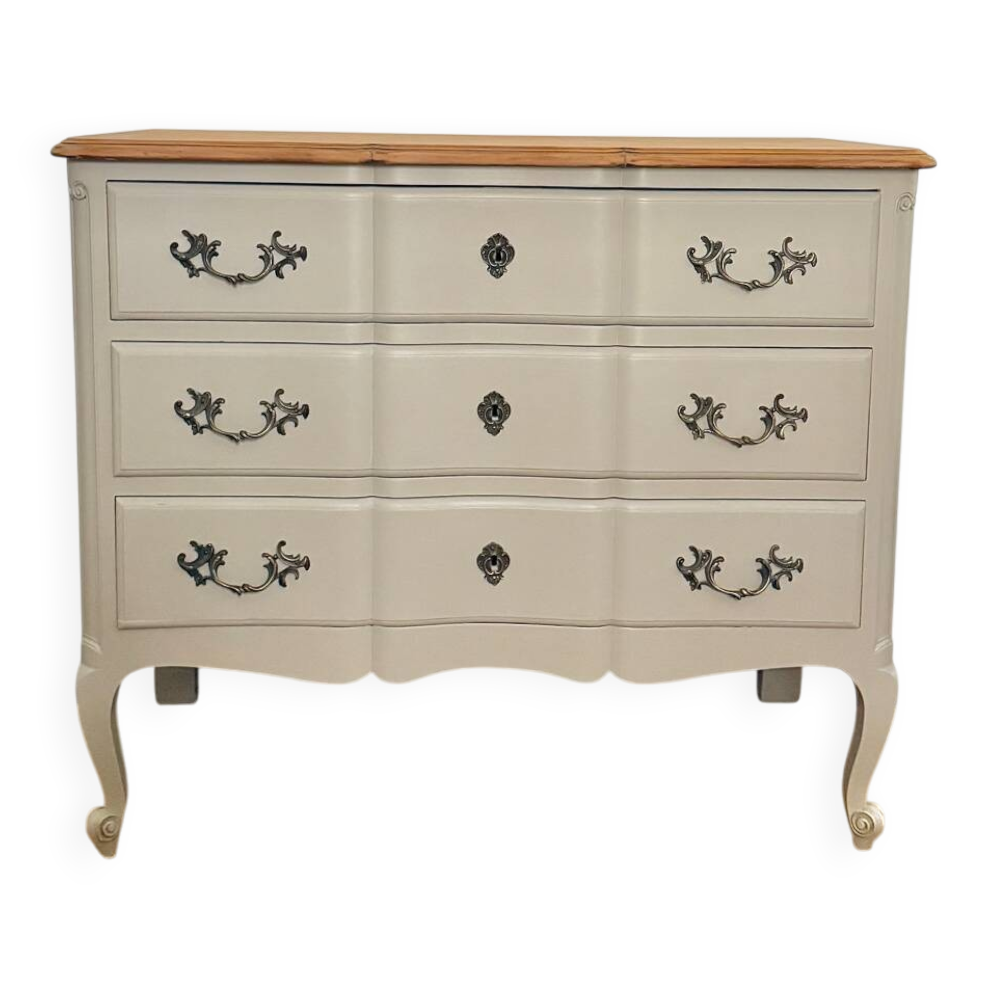 Antique chest of drawers