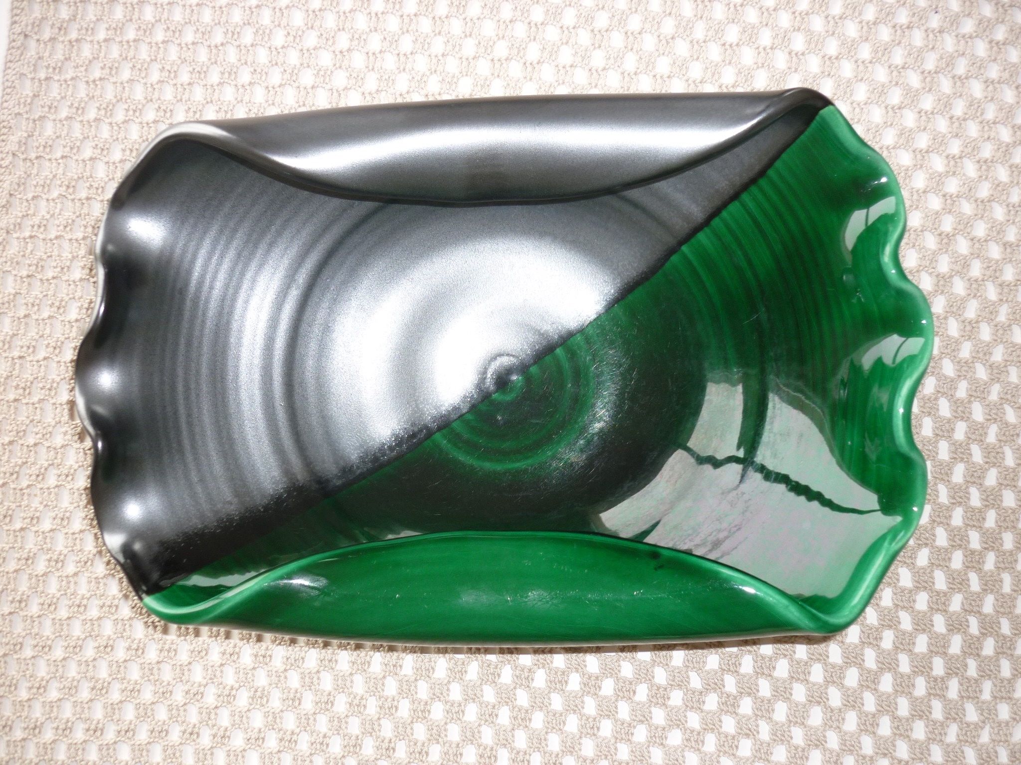 Coupe à fruits verte foncée et noire des années 1960