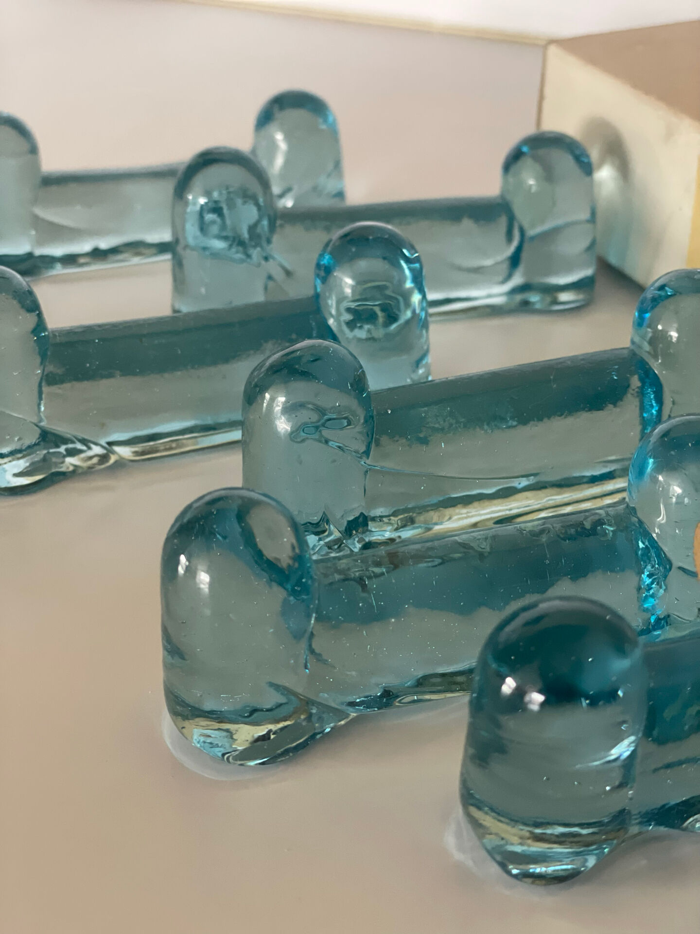 6 porte-couteaux bleus verrerie de Biot