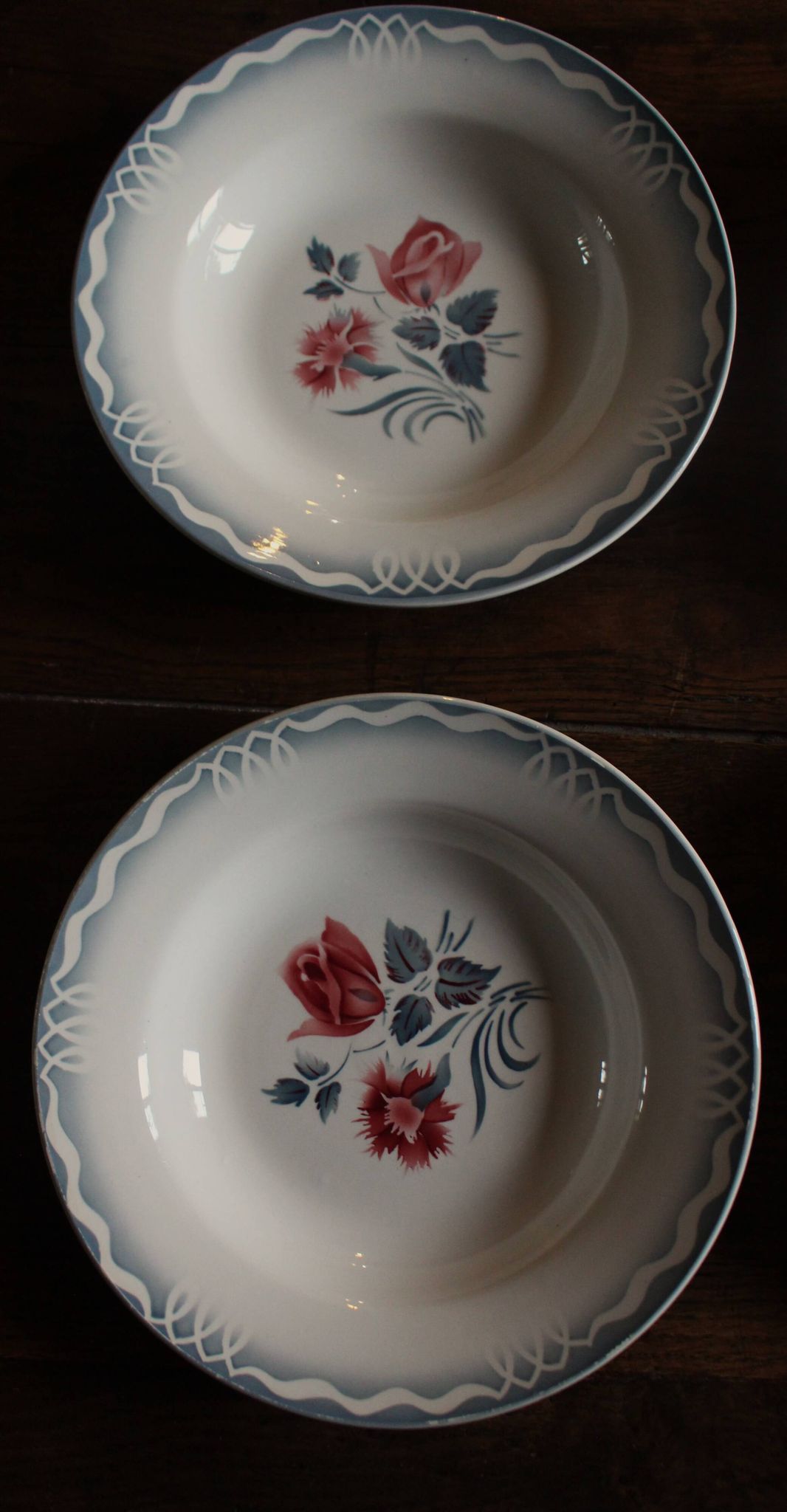 6 assiettes creuses dépareillé Digoin Sarreguemines rouge bleu rose