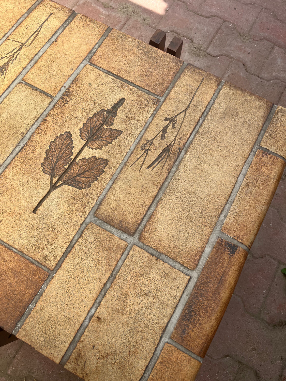 Roger ceramic capron coffee table in perfect condition