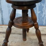 Tripod screw stool