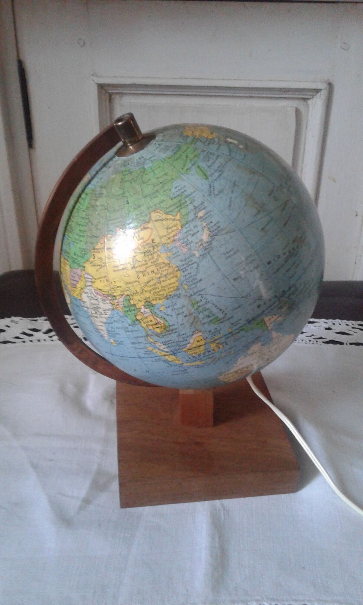 Vintage globe from the 50s Girard and Barrère